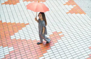 日差しも雨も楽しく / utiliteの晴雨兼用傘